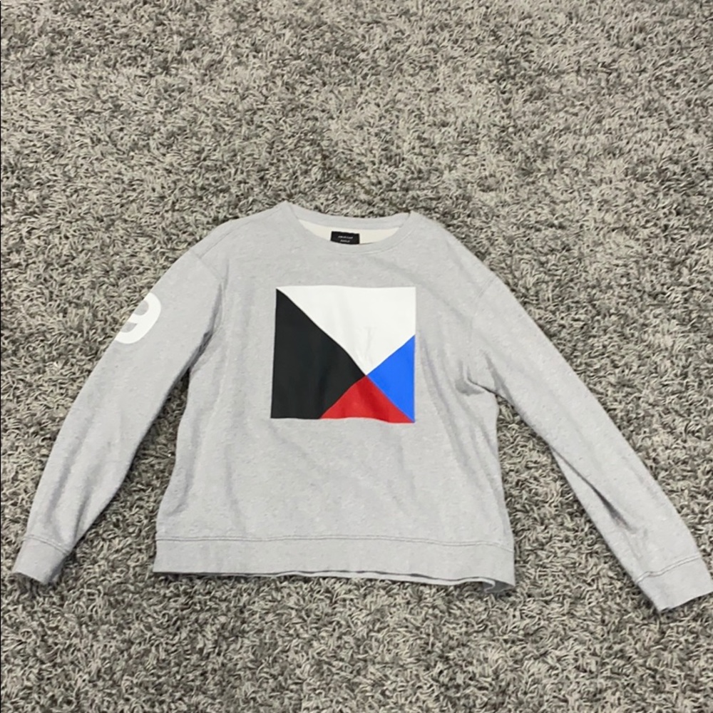 sweatshirt